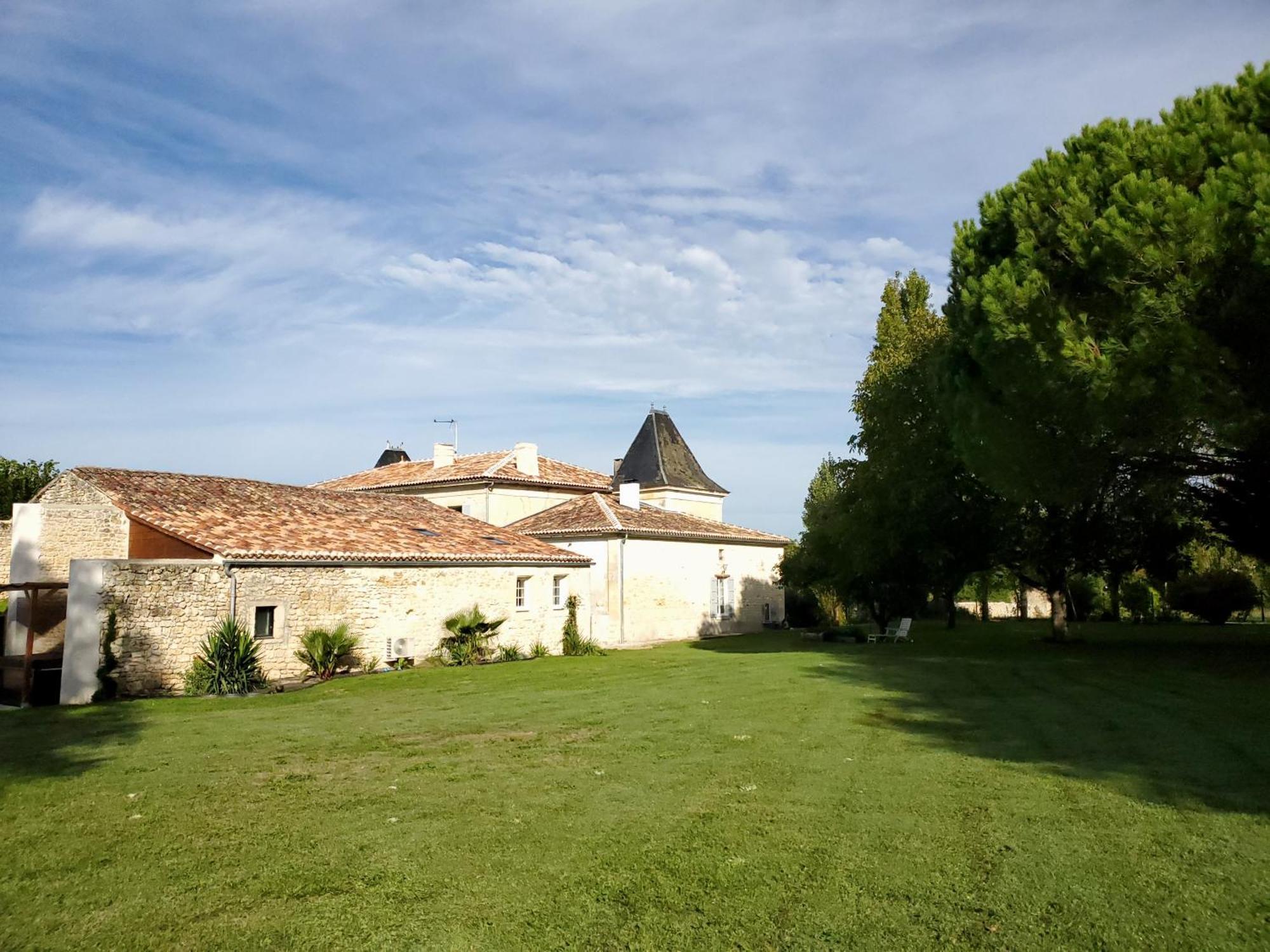 לינה וארוחת בוקר Gémozac Domaine De La Gemoliere מראה חיצוני תמונה